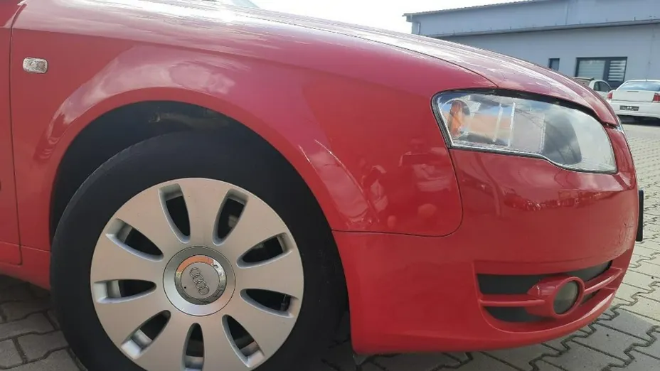 AUDI A4 -