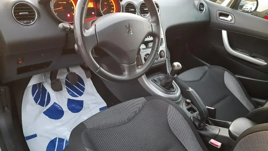 PEUGEOT 308 -