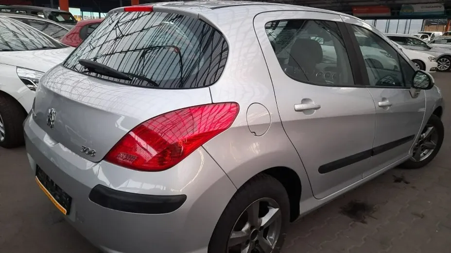 PEUGEOT 308 -