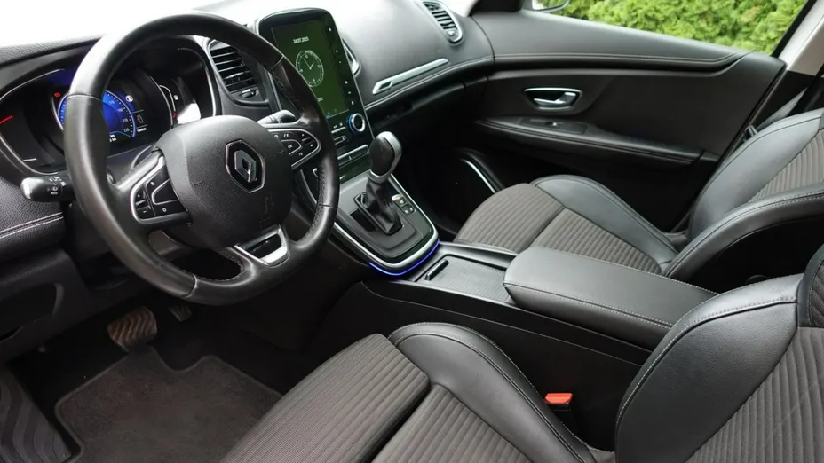 RENAULT Scenic -