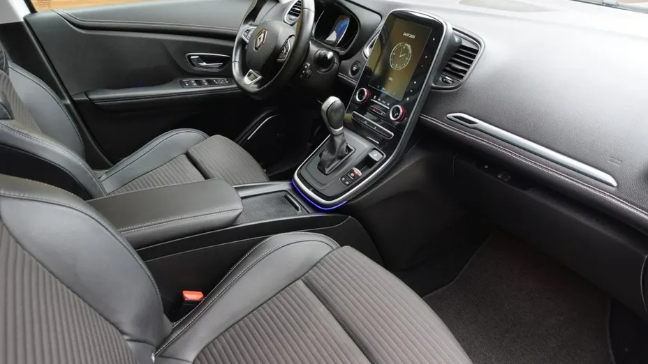 RENAULT Scenic -