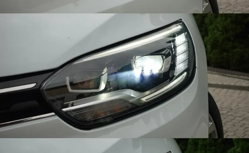 RENAULT Scenic -