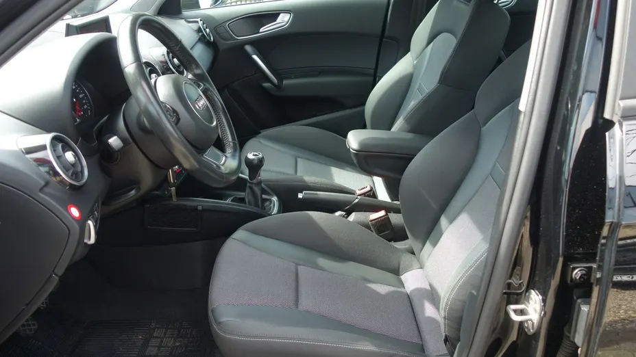 AUDI A1 -