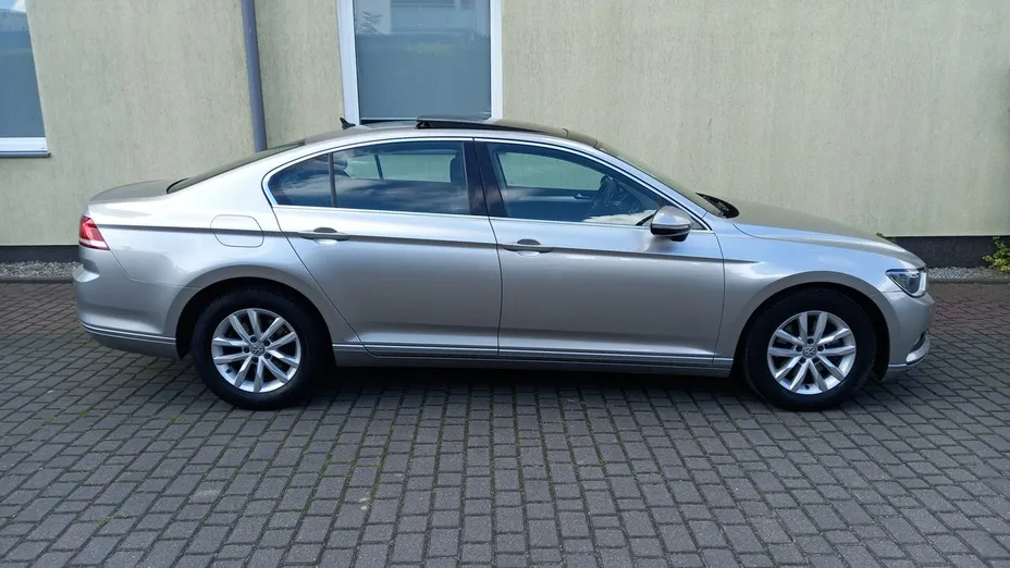 VOLKSWAGEN Passat -