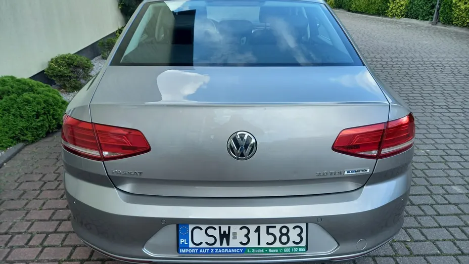 VOLKSWAGEN Passat -
