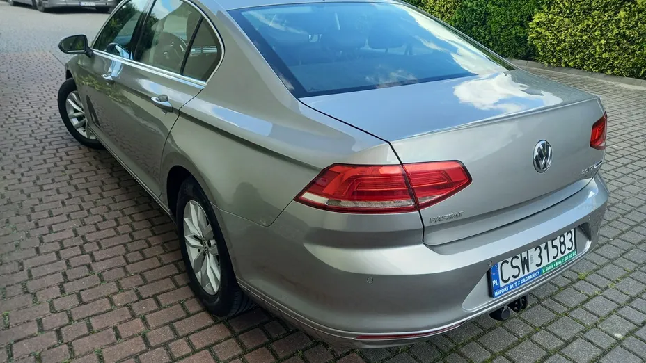 VOLKSWAGEN Passat -