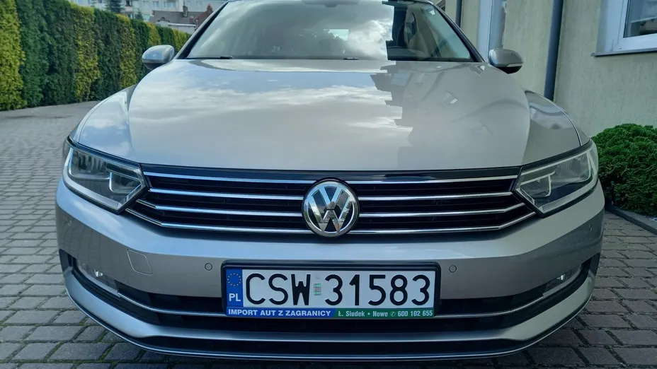 VOLKSWAGEN Passat -