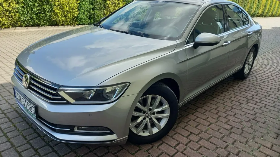 VOLKSWAGEN Passat -