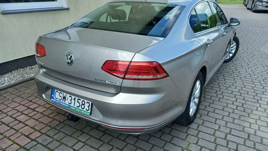 VOLKSWAGEN Passat -