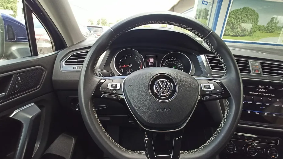 VOLKSWAGEN Tiguan -