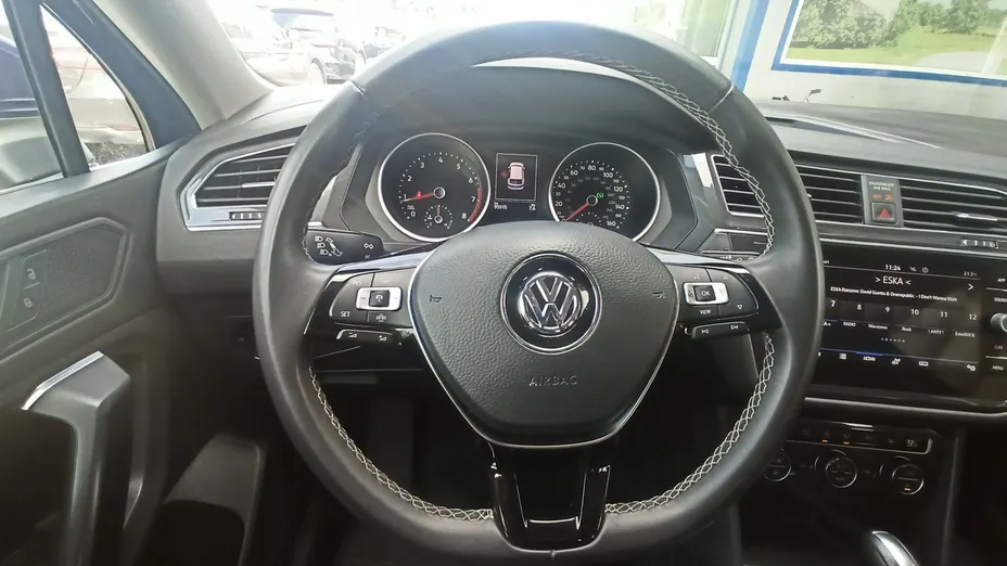 VOLKSWAGEN Tiguan -