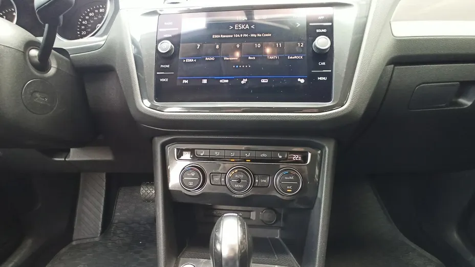 VOLKSWAGEN Tiguan -