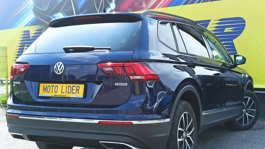 VOLKSWAGEN Tiguan -