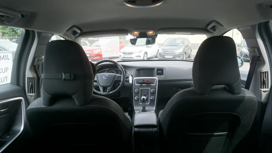 VOLVO V60 -