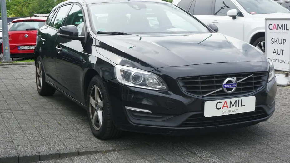 VOLVO V60 -