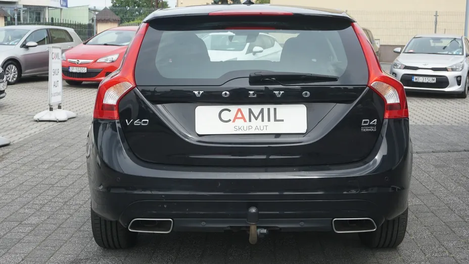 VOLVO V60 -
