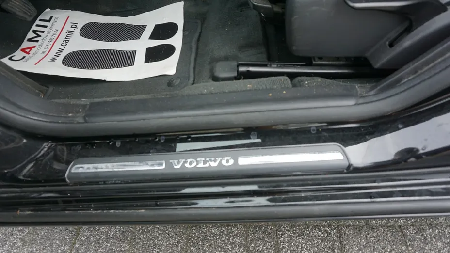 VOLVO V60 -