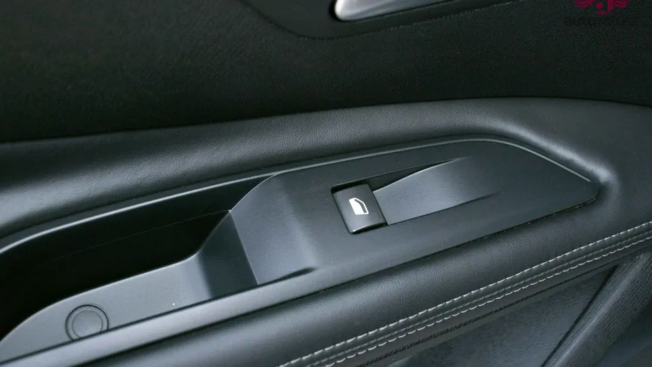 PEUGEOT 3008 -