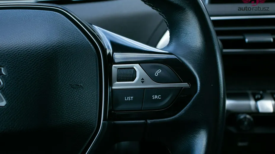 PEUGEOT 3008 -