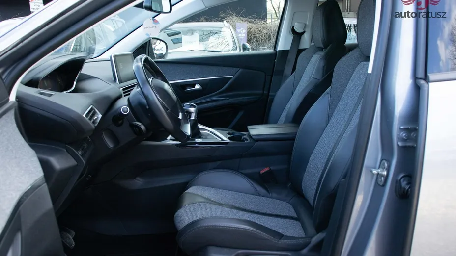 PEUGEOT 3008 -