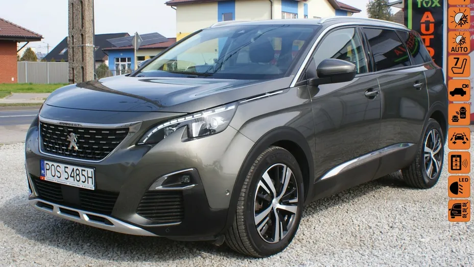 PEUGEOT 5008 -
