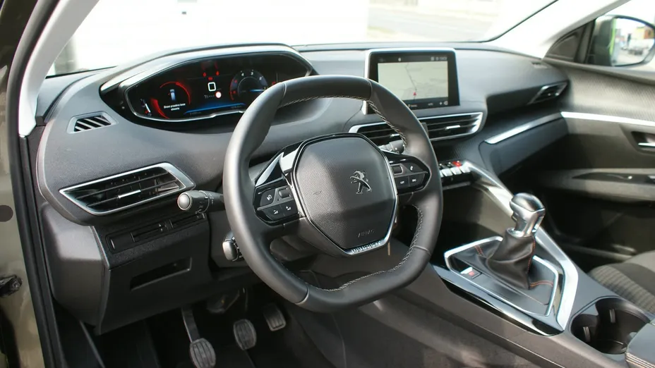 PEUGEOT 5008 -