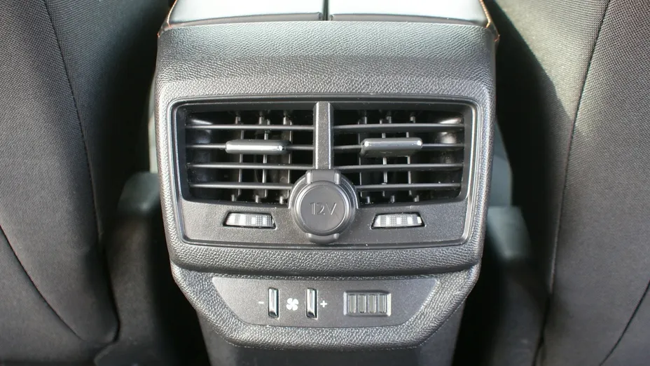 PEUGEOT 5008 -