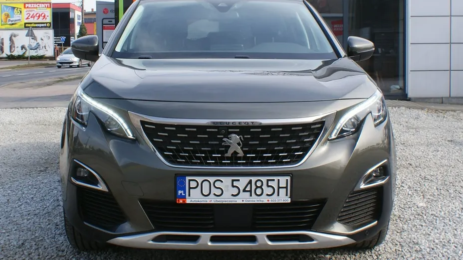 PEUGEOT 5008 -