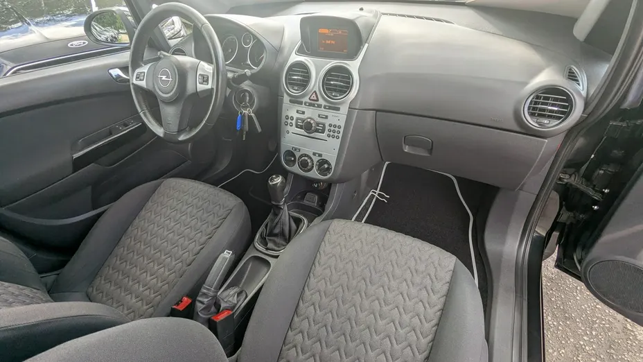 OPEL Corsa -