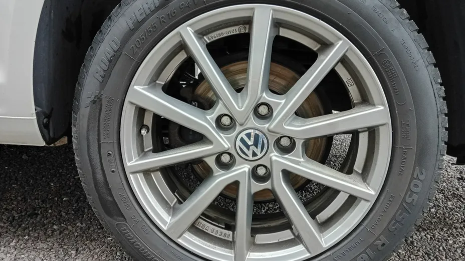 VOLKSWAGEN Caddy -