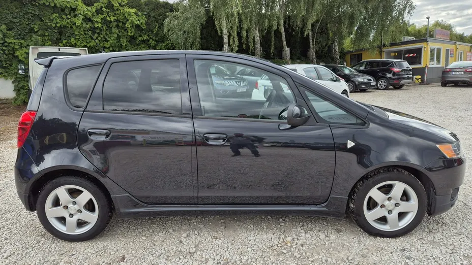 MITSUBISHI Colt -