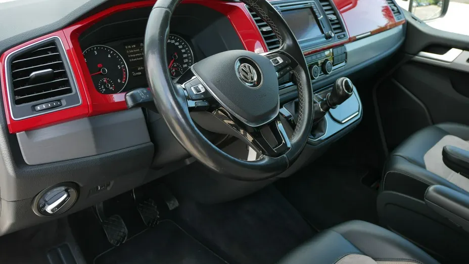 VOLKSWAGEN Multivan -