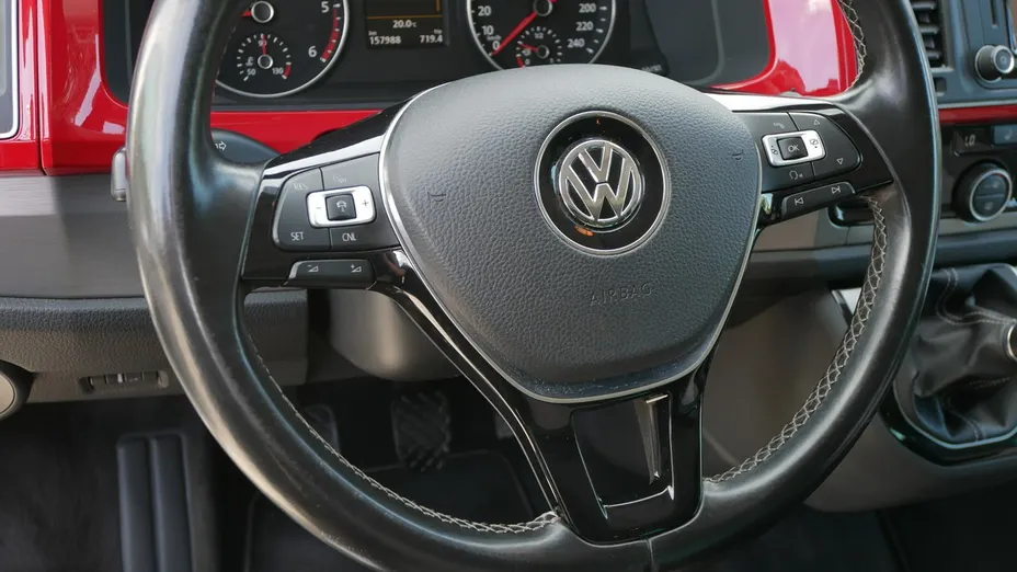 VOLKSWAGEN Multivan -