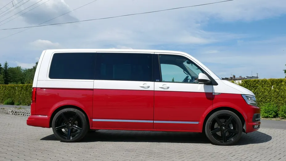 VOLKSWAGEN Multivan -