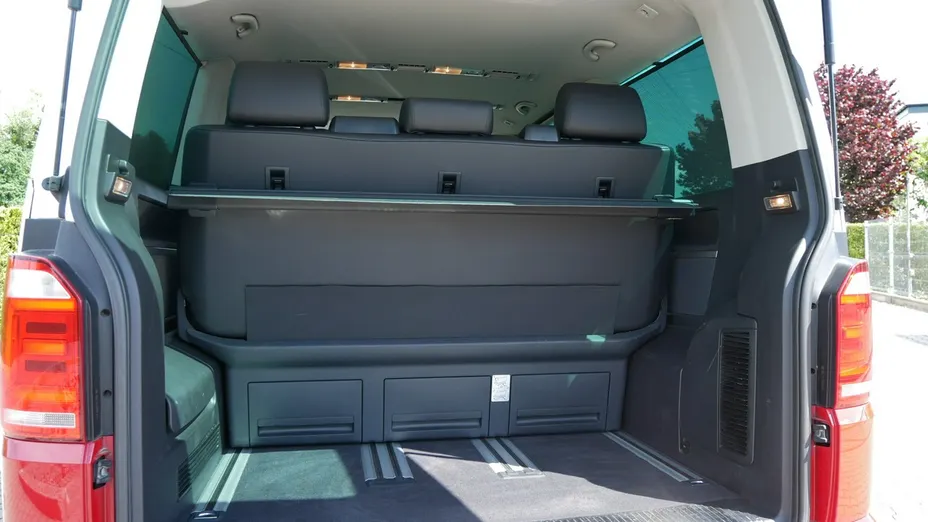 VOLKSWAGEN Multivan -
