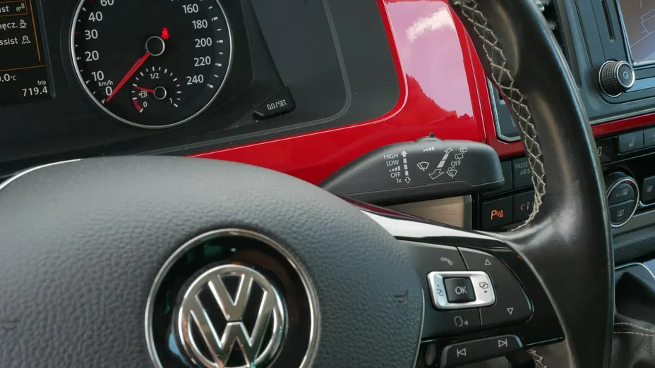 VOLKSWAGEN Multivan -