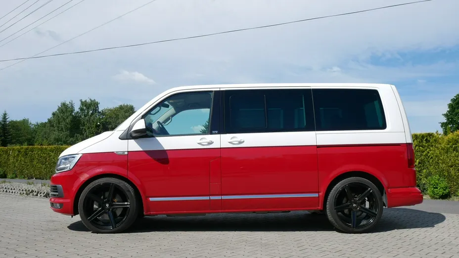 VOLKSWAGEN Multivan -