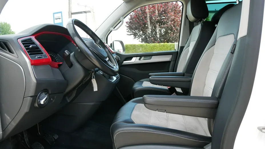 VOLKSWAGEN Multivan -