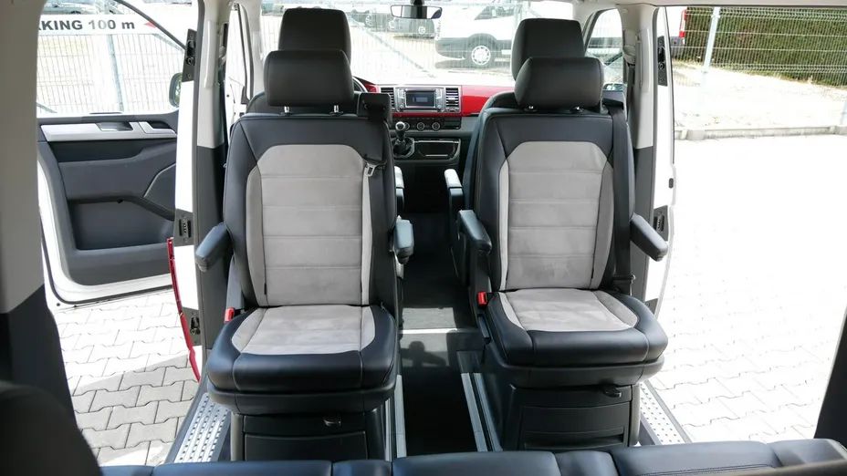 VOLKSWAGEN Multivan -