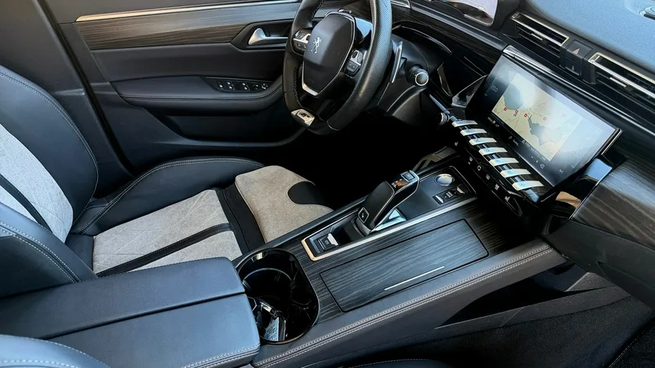 PEUGEOT 508 -
