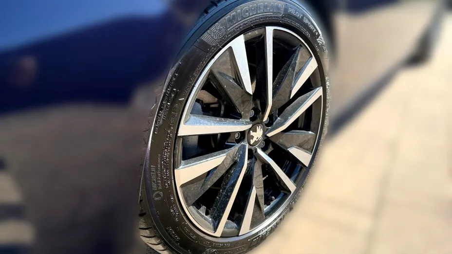 PEUGEOT 508 -