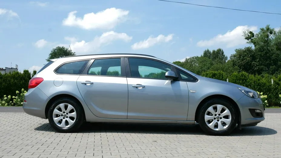OPEL Astra -