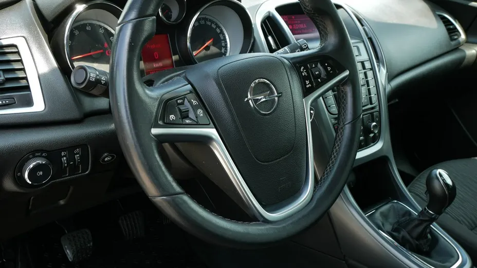 OPEL Astra -