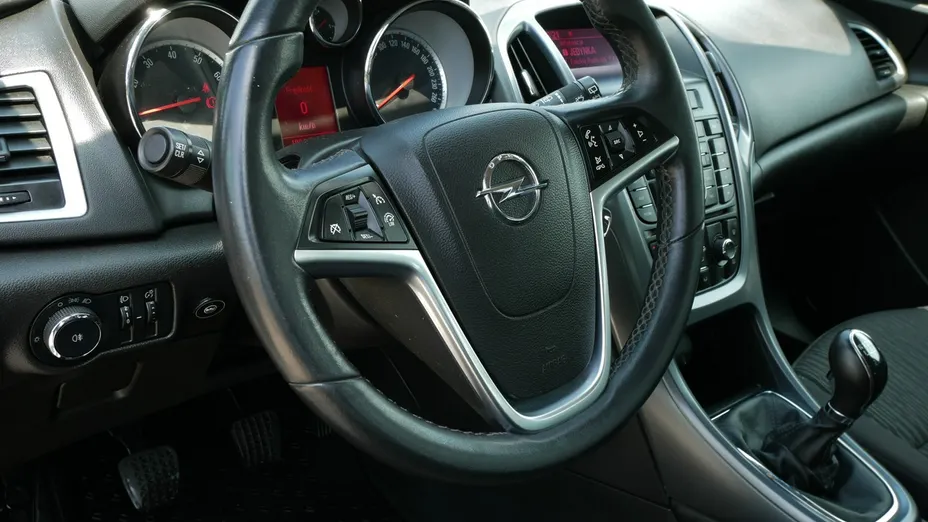 OPEL Astra -