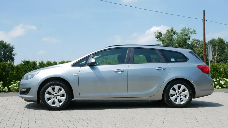 OPEL Astra -