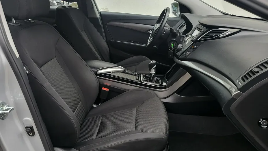 HYUNDAI i40 -