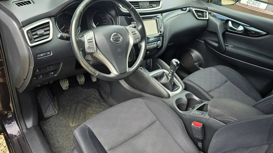 NISSAN Qashqai -