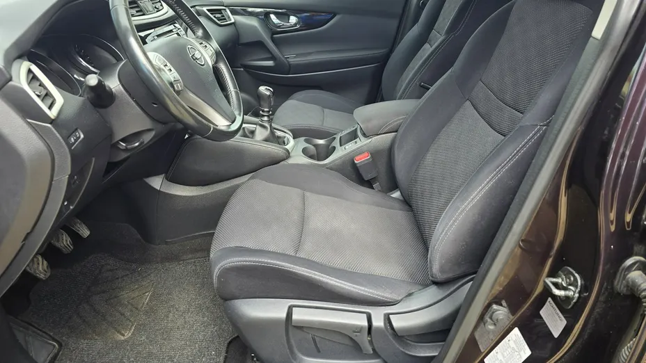 NISSAN Qashqai -