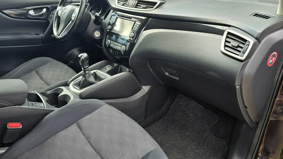 NISSAN Qashqai -