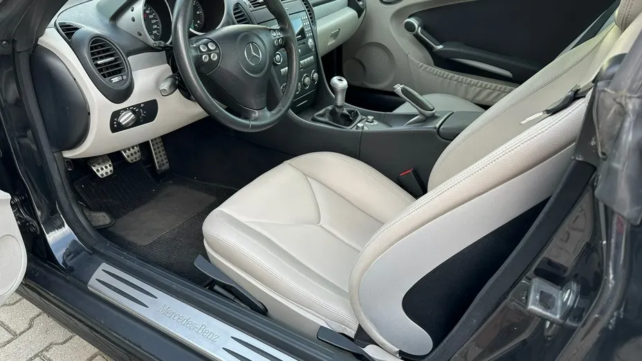 MERCEDES-BENZ SLK -